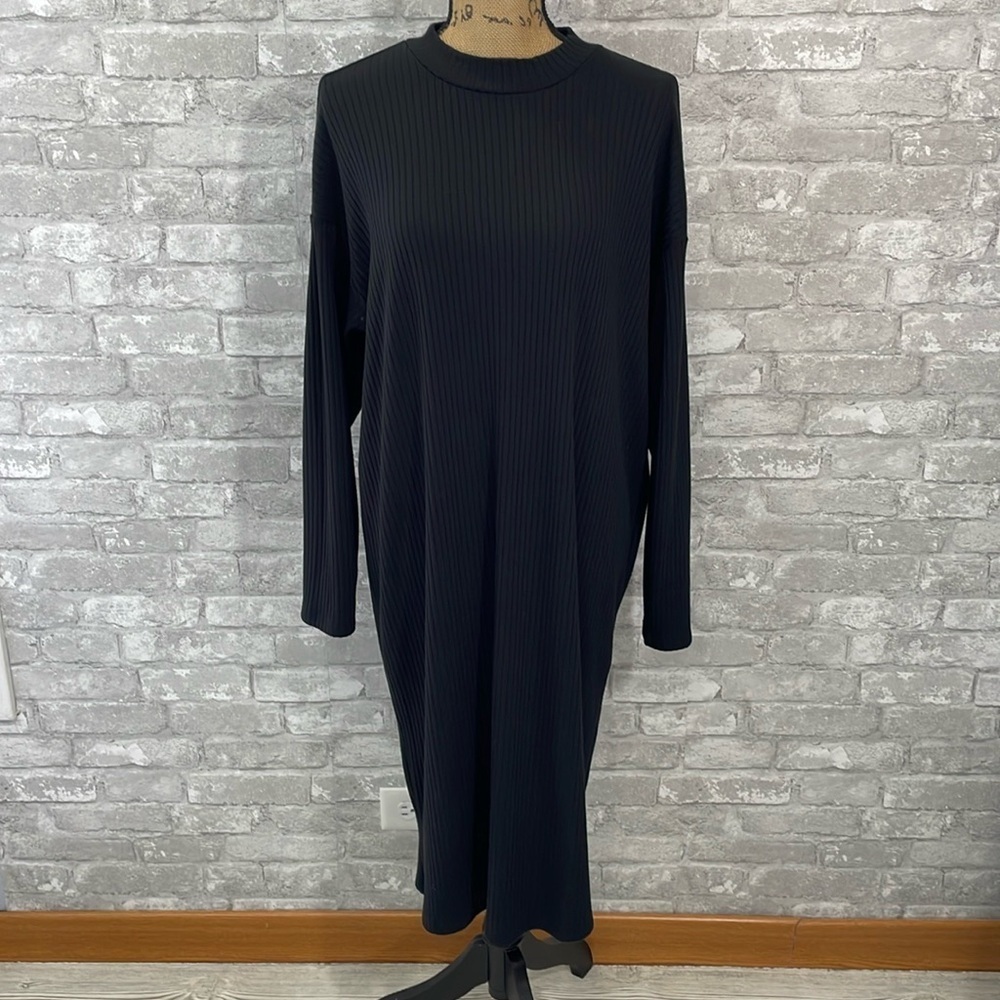 Old NavyBlack Mockneck Ribbed MIDI Dress